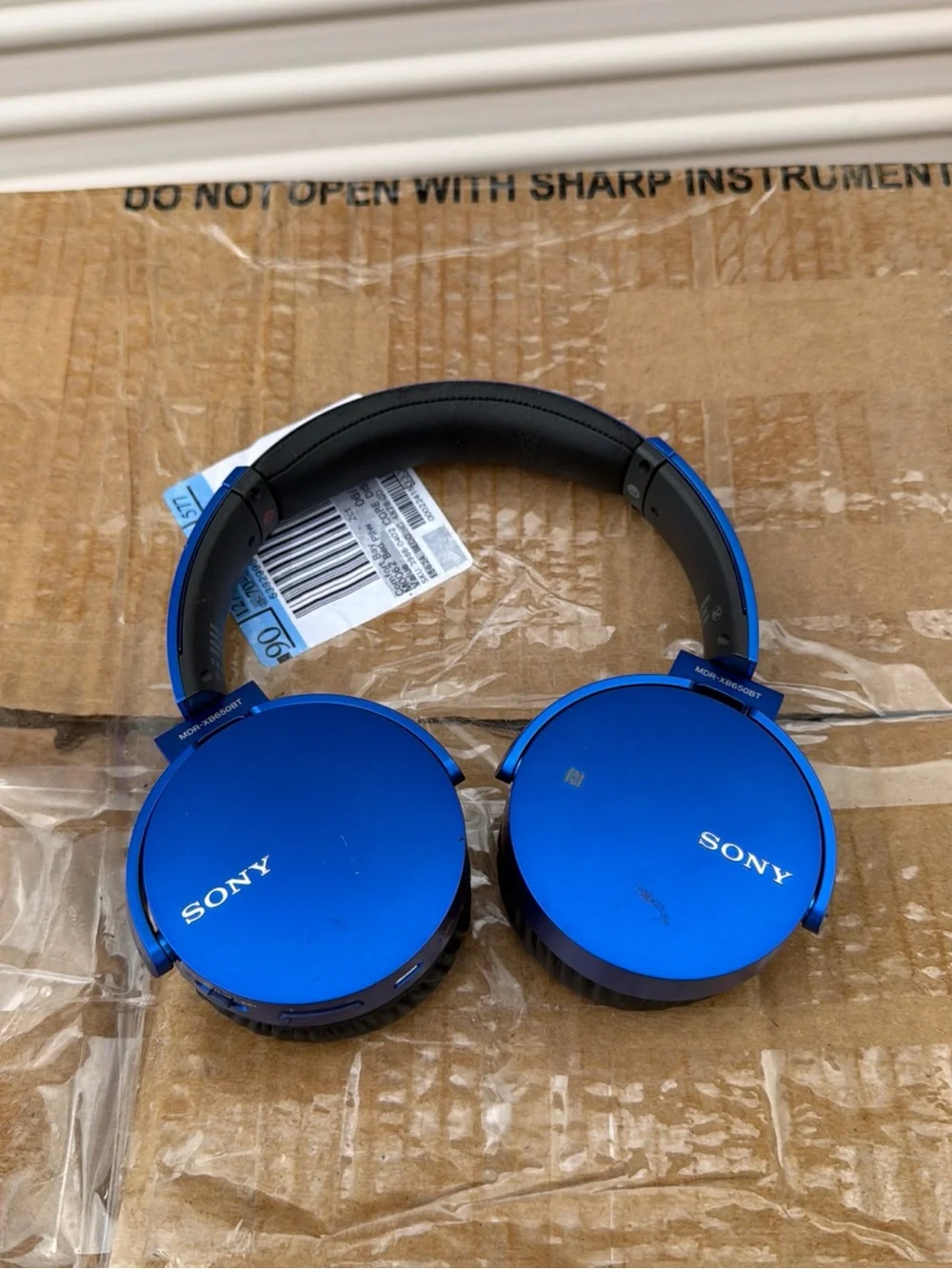 SONY MDR-XB950BT Extra Bass Wireless Headphones Over-Ear Headphones BLUE EUC